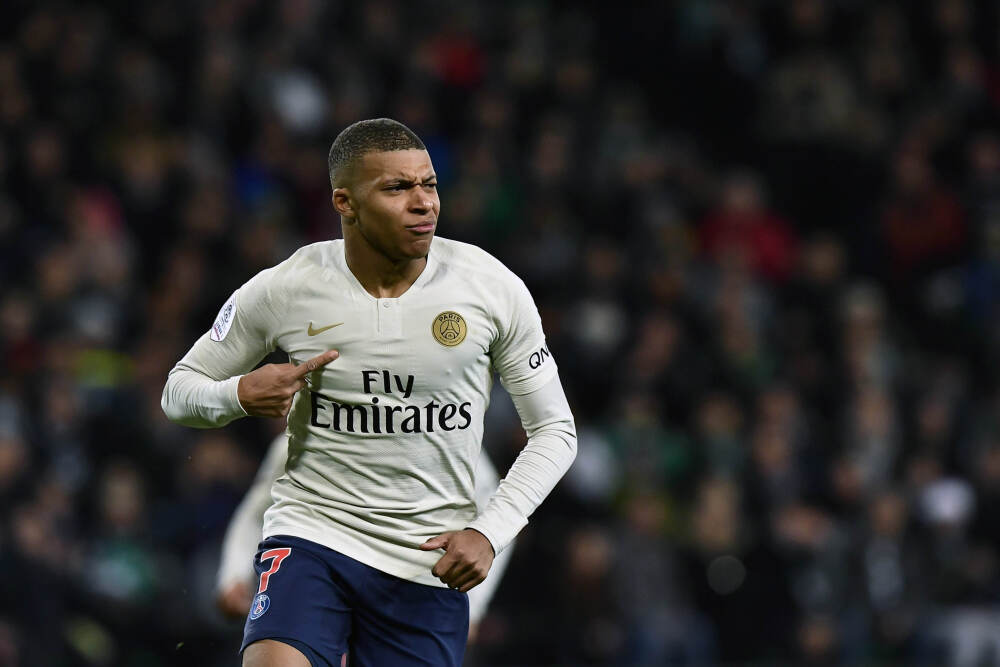 从“铺渠道”到“锚行业”：2026营销人的思维升维